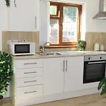 9 Mins To Nec, Bhx & Resort World Apartment With Free Parking